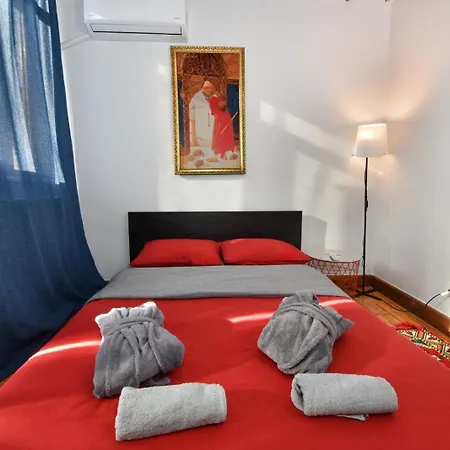 Taksim-galata Tower Is Almost In Your Bedroom And In The Balconies Rooftop Terrace With Golden Horn View דירה
