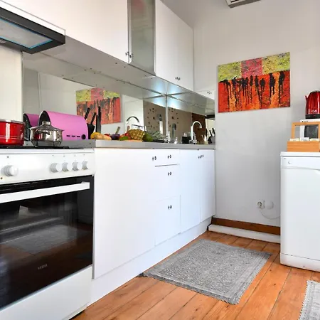 Galata Tower Is Almost In Your Bedroom And In The Balconies Rooftop Terrace With Golden Horn View * איסטמבול