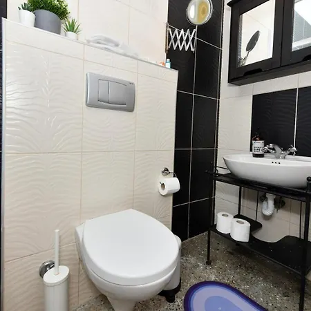 Galata Tower Is Almost In Your Bedroom And In The Balconies Rooftop Terrace With Golden Horn View דירה איסטמבול