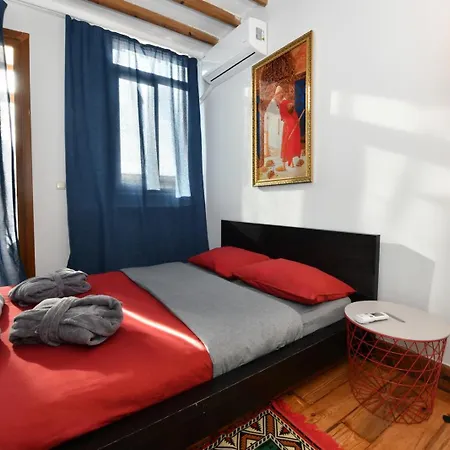 Galata Tower Is Almost In Your Bedroom And In The Balconies Rooftop Terrace With Golden Horn View דירה *