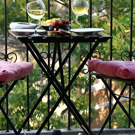 Galata Tower Is Almost In Your Bedroom And In The Balconies Rooftop Terrace With Golden Horn View דירה