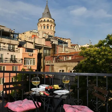 דירה Galata Tower Is Almost In Your Bedroom And In The Balconies Rooftop Terrace With Golden Horn View