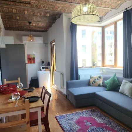 Galata Tower Is Almost In Your Bedroom And In The Balconies Rooftop Terrace With Golden Horn View דירה *