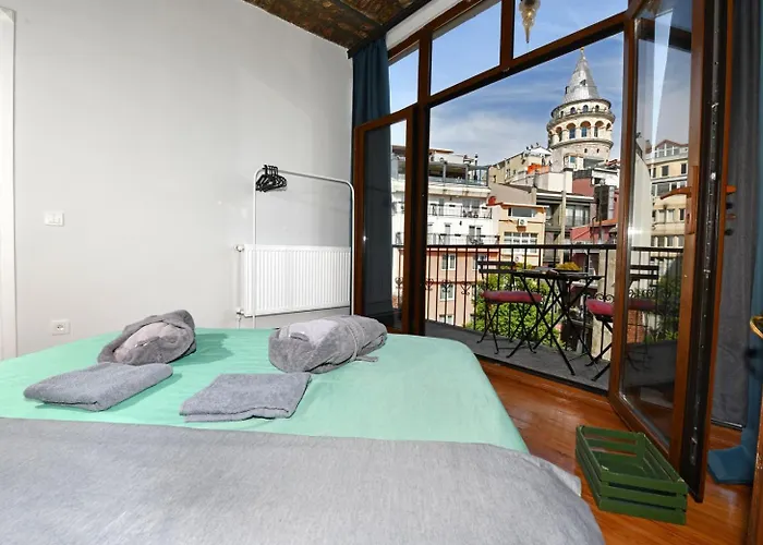 Taksim-galata Tower Is Almost In Your Bedroom And In The Balconies Rooftop Terrace With Golden Horn View 公寓 伊斯坦布尔