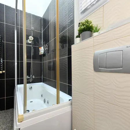 Taksim-galata Tower Is Almost In Your Bedroom And In The Balconies Rooftop Terrace With Golden Horn View İstanbul