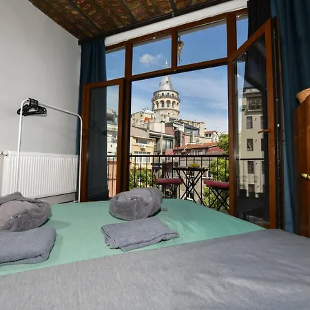 Daire Taksim-galata Tower Is Almost In Your Bedroom And In The Balconies Rooftop Terrace With Golden Horn View *