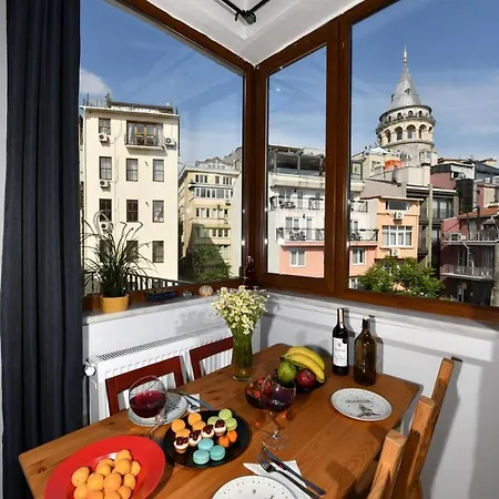 Daire Taksim-galata Tower Is Almost In Your Bedroom And In The Balconies Rooftop Terrace With Golden Horn View
