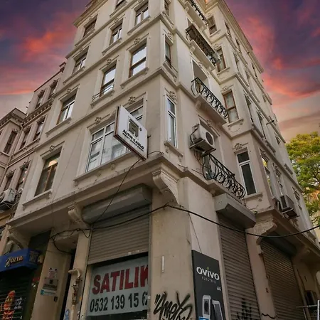 Daire Taksim-galata Tower Is Almost In Your Bedroom And In The Balconies Rooftop Terrace With Golden Horn View İstanbul